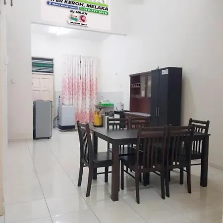 Damai Homestay Ayer Keroh Kampong Sungai Putat Luaran gambar